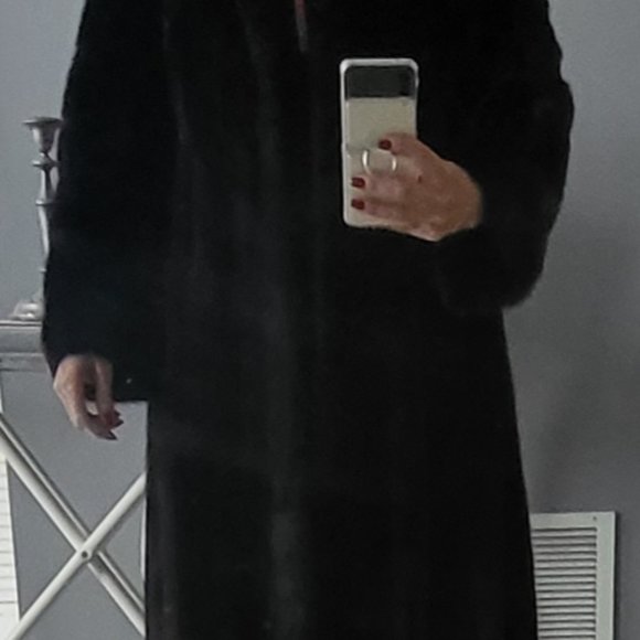 Full lenght Brown Mink Coat - Picture 5 of 6